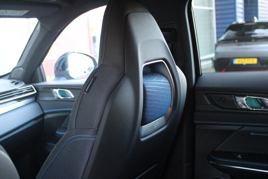 Lynk & Co 01 1.5 261PK PHEV | PANORAMA SCHUIF / KANTELDAK | INFINTY AUDIO | DODEHOEK DETECTIE | NAVIGATIE | DASHBOARD CAMERA | ELEKTRISCHE STOELVERSTELLING MET GEHEUGEN FUNCTIE | DAB+ RADIO | DRAADLOZE APPLE CARPLAY/ANDROID AUTO | DRAADLOZE TELEFOONLADER | ELEKTRISCH BEDIENBARE ACHTERKLEP | STOEL VERWARMING | 360° CAMERA | DODEHOEK DETECTIE | ZWARTE HEMEL BEKLEDING | KEYLESS ENTRY/START | 20" LICHTMETALEN VELGEN |