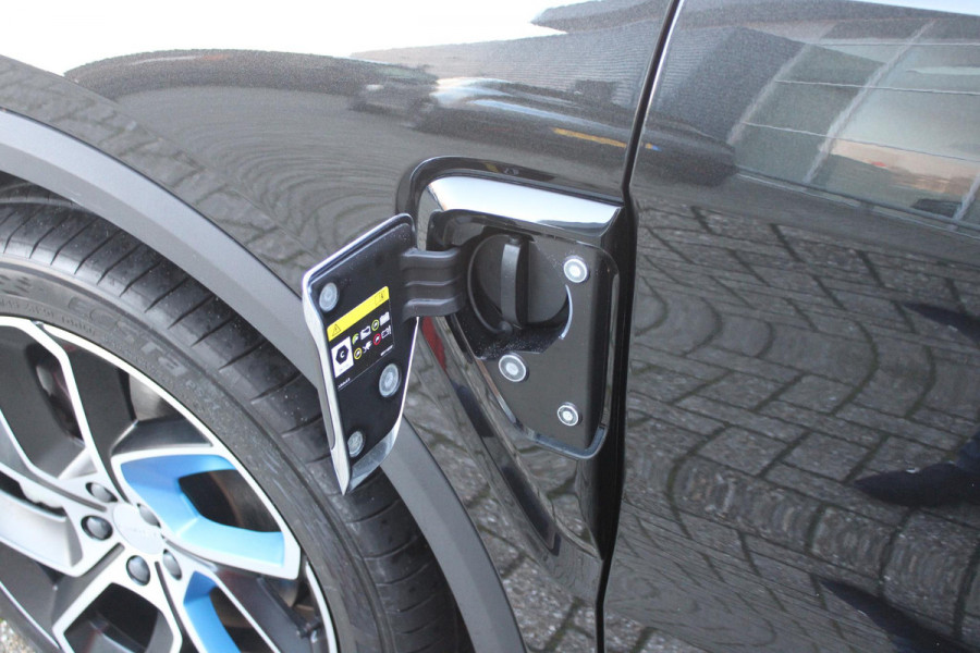 Lynk & Co 01 1.5 261PK PHEV | PANORAMA SCHUIF / KANTELDAK | INFINTY AUDIO | DODEHOEK DETECTIE | NAVIGATIE | DASHBOARD CAMERA | ELEKTRISCHE STOELVERSTELLING MET GEHEUGEN FUNCTIE | DAB+ RADIO | DRAADLOZE APPLE CARPLAY/ANDROID AUTO | DRAADLOZE TELEFOONLADER | ELEKTRISCH BEDIENBARE ACHTERKLEP | STOEL VERWARMING | 360° CAMERA | DODEHOEK DETECTIE | ZWARTE HEMEL BEKLEDING | KEYLESS ENTRY/START | 20" LICHTMETALEN VELGEN |