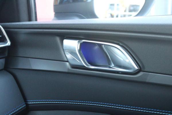 Lynk & Co 01 1.5 261PK PHEV | PANORAMA SCHUIF / KANTELDAK | INFINTY AUDIO | DODEHOEK DETECTIE | NAVIGATIE | DASHBOARD CAMERA | ELEKTRISCHE STOELVERSTELLING MET GEHEUGEN FUNCTIE | DAB+ RADIO | DRAADLOZE APPLE CARPLAY/ANDROID AUTO | DRAADLOZE TELEFOONLADER | ELEKTRISCH BEDIENBARE ACHTERKLEP | STOEL VERWARMING | 360° CAMERA | DODEHOEK DETECTIE | ZWARTE HEMEL BEKLEDING | KEYLESS ENTRY/START | 20" LICHTMETALEN VELGEN |