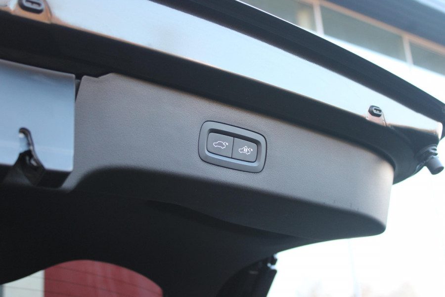 Lynk & Co 01 1.5 261PK PHEV | PANORAMA SCHUIF / KANTELDAK | INFINTY AUDIO | DODEHOEK DETECTIE | NAVIGATIE | DASHBOARD CAMERA | ELEKTRISCHE STOELVERSTELLING MET GEHEUGEN FUNCTIE | DAB+ RADIO | DRAADLOZE APPLE CARPLAY/ANDROID AUTO | DRAADLOZE TELEFOONLADER | ELEKTRISCH BEDIENBARE ACHTERKLEP | STOEL VERWARMING | 360° CAMERA | DODEHOEK DETECTIE | ZWARTE HEMEL BEKLEDING | KEYLESS ENTRY/START | 20" LICHTMETALEN VELGEN |