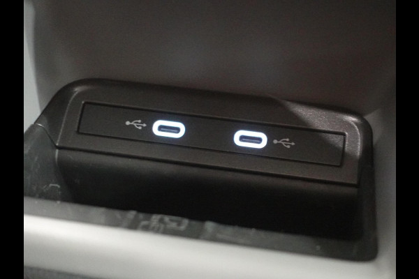 Volkswagen ID. Buzz Cargo 77 kWh 204pk Trekhaak 3zits LED Cruise control Navigatie/ Apple Carplay Achterklep