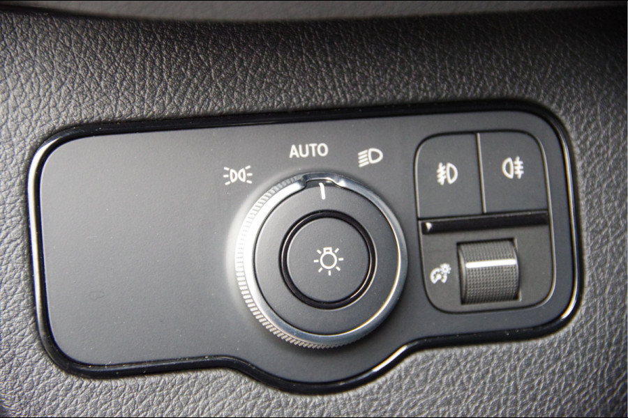 Mercedes-Benz Sprinter 319 3.0 CDI V6 L2H1 AUT. LED, TREKHAAK, ADAPT. CRUISE, STANDKACHEL, MBUX 10'', CAMERA, NAVI, CLIMA