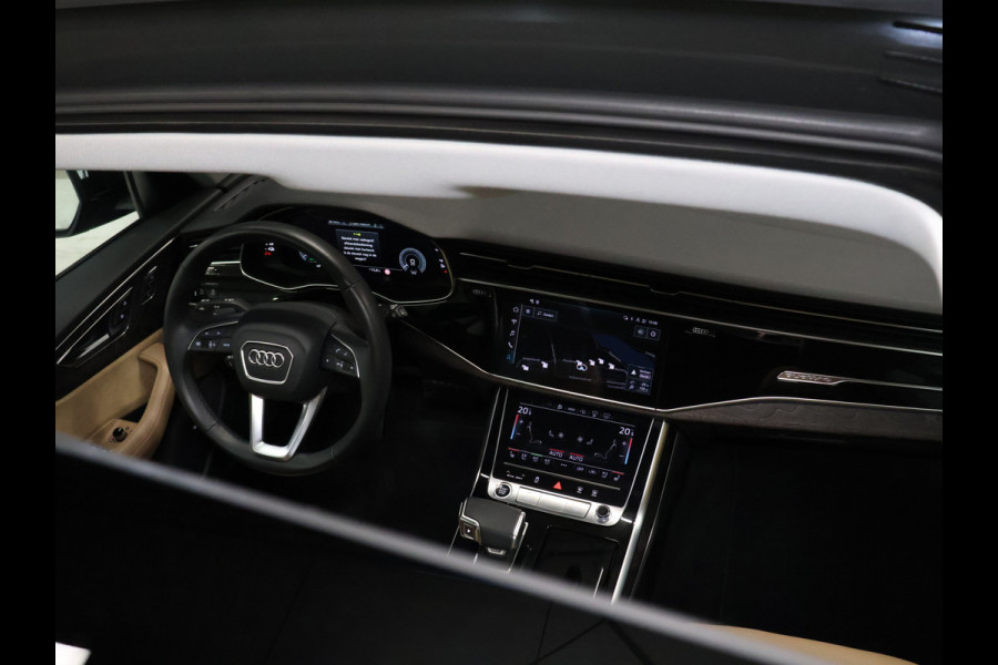 Audi Q8 55 TFSI e quattro Pro Line Plus [SCHUIFKANTELDAK, MEMORY SEATS, ADAPTIVE CRUISE CONTROL, PDC V+A, CAMERA, BANG & OLUFSEN, APPLE CARPLAY, ANDROID AUTO, NIEUWSTAAT]