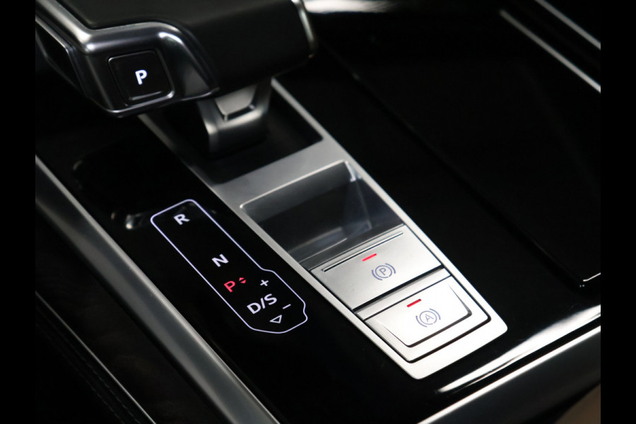 Audi Q8 55 TFSI e quattro Pro Line Plus [SCHUIFKANTELDAK, MEMORY SEATS, ADAPTIVE CRUISE CONTROL, PDC V+A, CAMERA, BANG & OLUFSEN, APPLE CARPLAY, ANDROID AUTO, NIEUWSTAAT]