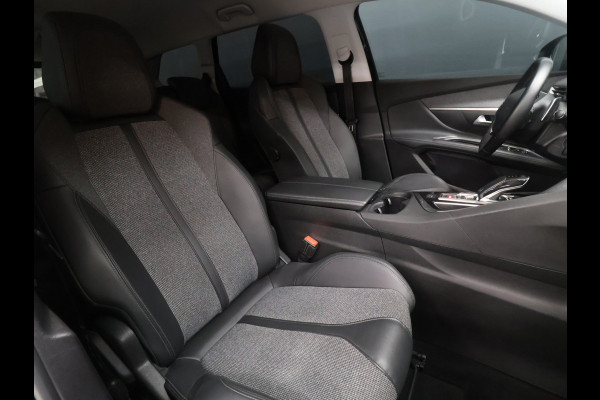 Peugeot 5008 1.2 PureTech Allure [APPLE CARPLAY, PARKEERSENSOREN, SPORTSTOELEN, WIRELESS CHARGING, 19 INCH VELGEN, GETINTE ACHTERRUITEN, NIEUWSTAAT]