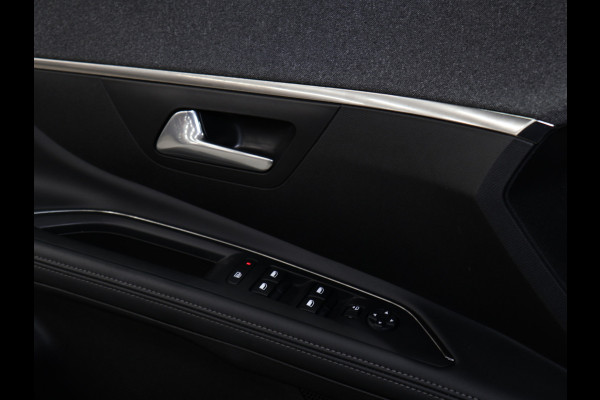 Peugeot 5008 1.2 PureTech Allure [APPLE CARPLAY, PARKEERSENSOREN, SPORTSTOELEN, WIRELESS CHARGING, 19 INCH VELGEN, GETINTE ACHTERRUITEN, NIEUWSTAAT]