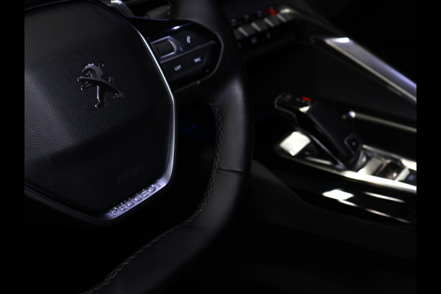 Peugeot 5008 1.2 PureTech Allure [APPLE CARPLAY, PARKEERSENSOREN, SPORTSTOELEN, WIRELESS CHARGING, 19 INCH VELGEN, GETINTE ACHTERRUITEN, NIEUWSTAAT]