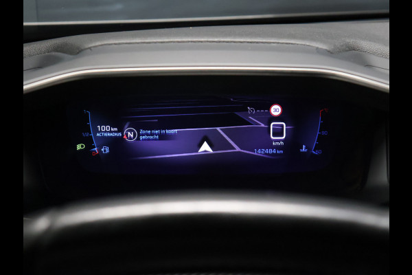 Peugeot 2008 1.2 PureTech Blue Lease Allure [APPLE CARPLAY, TREKHAAK, ACHTERUITRIJCAMERA, SPRAAKBEDIENING, RIJSTROOKSENSOR, GETINTE ACHTERRUITEN, NIEUWSTAAT]