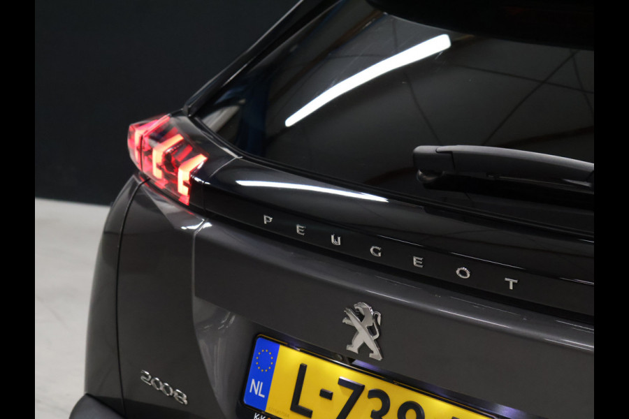 Peugeot 2008 1.2 PureTech Blue Lease Allure [APPLE CARPLAY, TREKHAAK, ACHTERUITRIJCAMERA, SPRAAKBEDIENING, RIJSTROOKSENSOR, GETINTE ACHTERRUITEN, NIEUWSTAAT]
