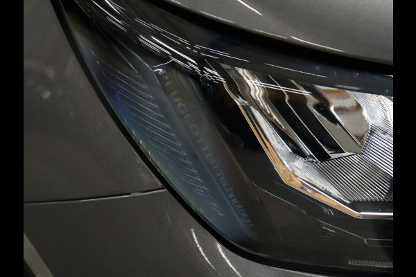 Peugeot 2008 1.2 PureTech Blue Lease Allure [APPLE CARPLAY, TREKHAAK, ACHTERUITRIJCAMERA, SPRAAKBEDIENING, RIJSTROOKSENSOR, GETINTE ACHTERRUITEN, NIEUWSTAAT]