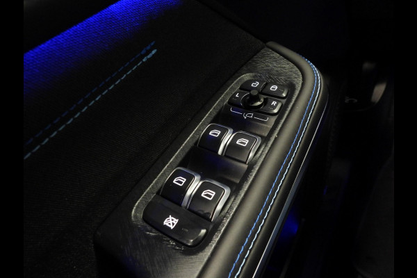 Lynk & Co 01 1.5 PHEV BlackLine ZWARTE HEMEL/360CAM/SCHUIFDAK/LED/20"LMV!