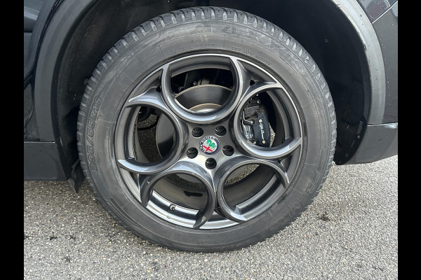 Alfa Romeo Stelvio 2.0 T AWD Super Q4| BOMVOL| STOEL/ STUURVERW.| ELEK. ACHTERKLEP| CAMERA| MEM. STOEL| DODE HOEK| APPLE CARPLAY|