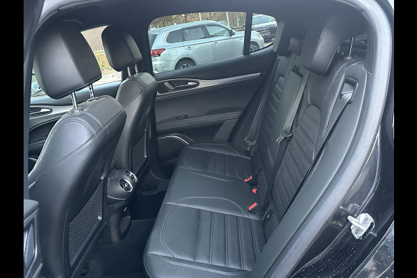 Alfa Romeo Stelvio 2.0 T AWD Super Q4| BOMVOL| STOEL/ STUURVERW.| ELEK. ACHTERKLEP| CAMERA| MEM. STOEL| DODE HOEK| APPLE CARPLAY|
