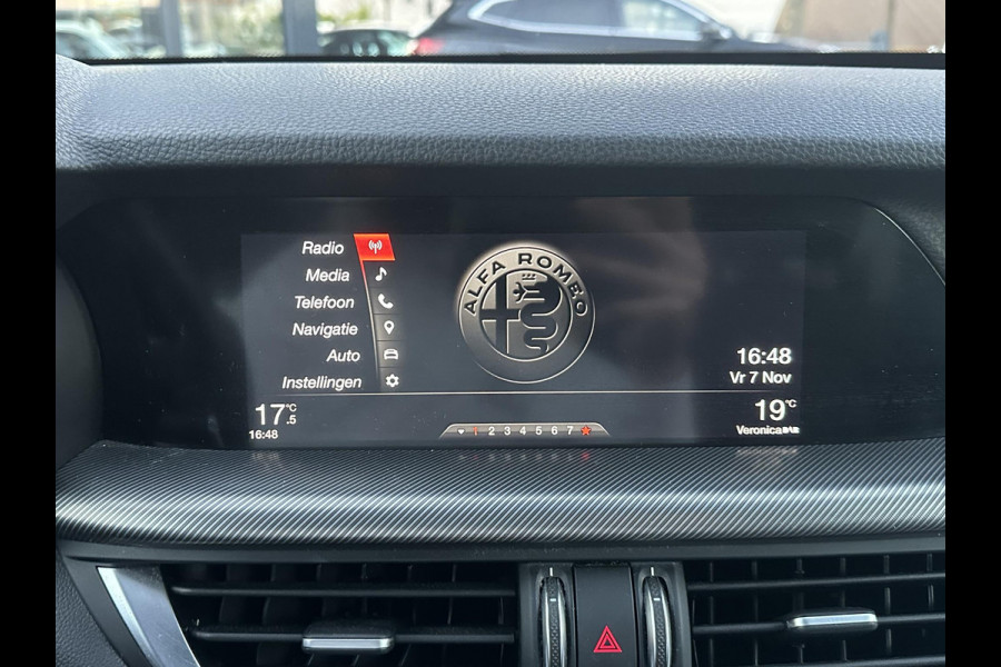 Alfa Romeo Stelvio 2.0 T AWD Super Q4| BOMVOL| STOEL/ STUURVERW.| ELEK. ACHTERKLEP| CAMERA| MEM. STOEL| DODE HOEK| APPLE CARPLAY|