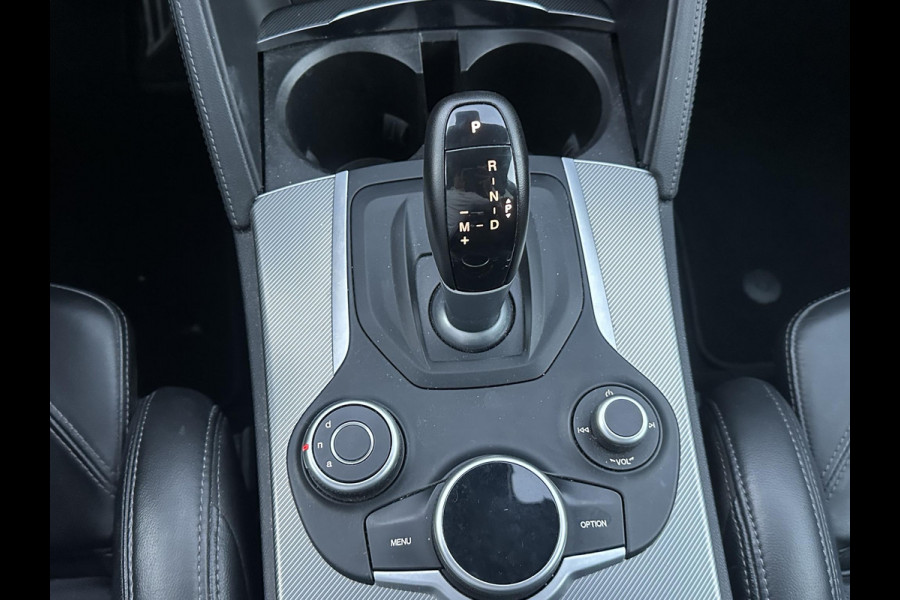 Alfa Romeo Stelvio 2.0 T AWD Super Q4| BOMVOL| STOEL/ STUURVERW.| ELEK. ACHTERKLEP| CAMERA| MEM. STOEL| DODE HOEK| APPLE CARPLAY|