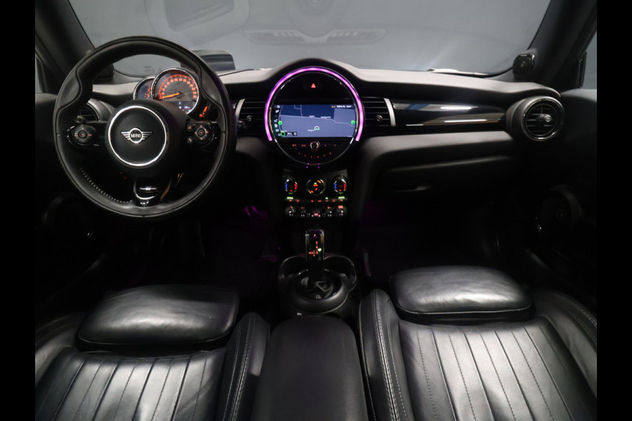 MINI Mini 1.5 Cooper 60 Years Edition JCW [APPLE CARPLAY, HARMAN KARDON, PANORAMA DAK, HEAD UP DISPLAY, STOELVERWARMING, NIEUWSTAAT]