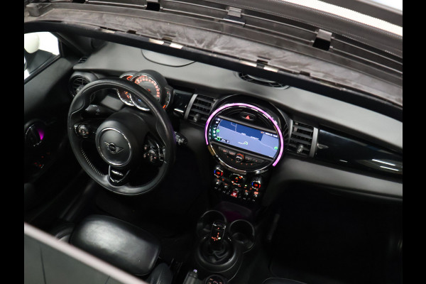MINI Mini 1.5 Cooper 60 Years Edition JCW [APPLE CARPLAY, HARMAN KARDON, PANORAMA DAK, HEAD UP DISPLAY, STOELVERWARMING, NIEUWSTAAT]