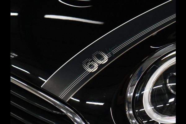 MINI Mini 1.5 Cooper 60 Years Edition JCW [APPLE CARPLAY, HARMAN KARDON, PANORAMA DAK, HEAD UP DISPLAY, STOELVERWARMING, NIEUWSTAAT]