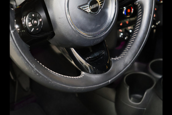 MINI Mini 1.5 Cooper 60 Years Edition JCW [APPLE CARPLAY, HARMAN KARDON, PANORAMA DAK, HEAD UP DISPLAY, STOELVERWARMING, NIEUWSTAAT]