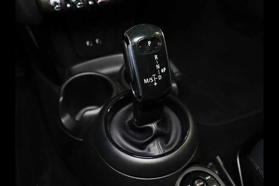 MINI Mini 1.5 Cooper 60 Years Edition JCW [APPLE CARPLAY, HARMAN KARDON, PANORAMA DAK, HEAD UP DISPLAY, STOELVERWARMING, NIEUWSTAAT]