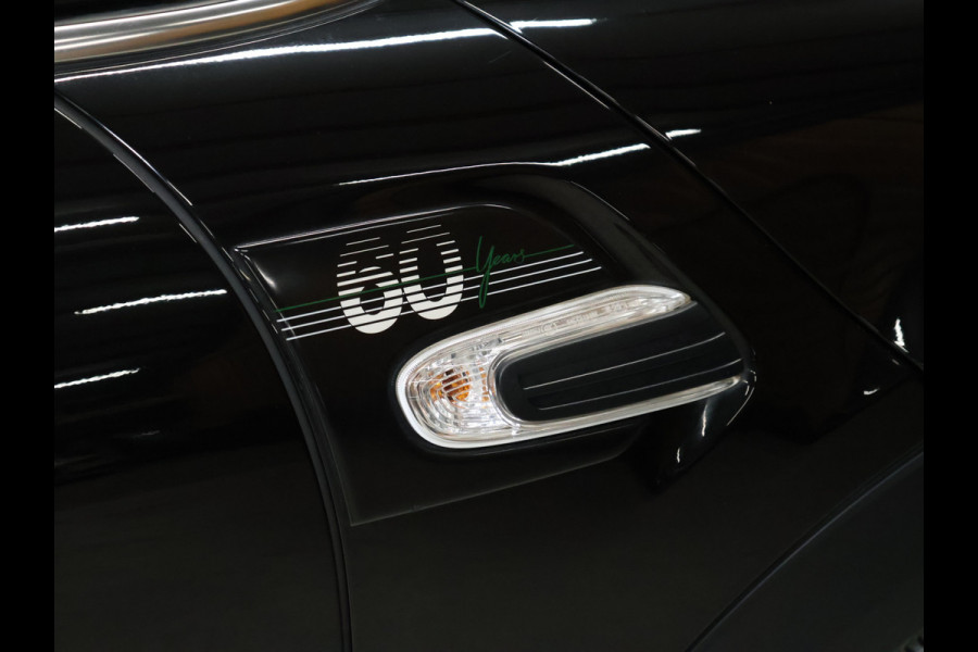 MINI Mini 1.5 Cooper 60 Years Edition JCW [APPLE CARPLAY, HARMAN KARDON, PANORAMA DAK, HEAD UP DISPLAY, STOELVERWARMING, NIEUWSTAAT]
