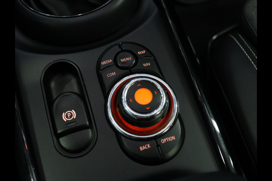 MINI Clubman 1.5 Cooper Salt Business [JWC INTERIEUR, NAVIGATIE, BLUETOOTH, HEAD-UP DISPLAY, CRUISE CONTROL, NIEUWSTAAT]