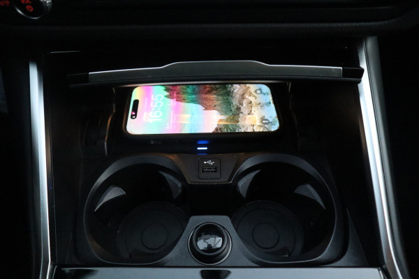 BMW 3 Serie Touring 330e Sport Line / SOH 95% / Hifi / Camera / Sportstoelen /