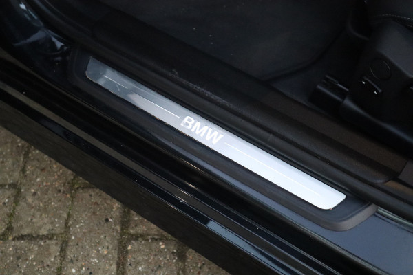 BMW 3 Serie Touring 330e Sport Line / SOH 95% / Hifi / Camera / Sportstoelen /