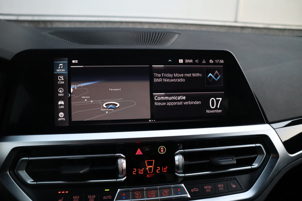 BMW 3 Serie Touring 330e Sport Line / SOH 95% / Hifi / Camera / Sportstoelen /