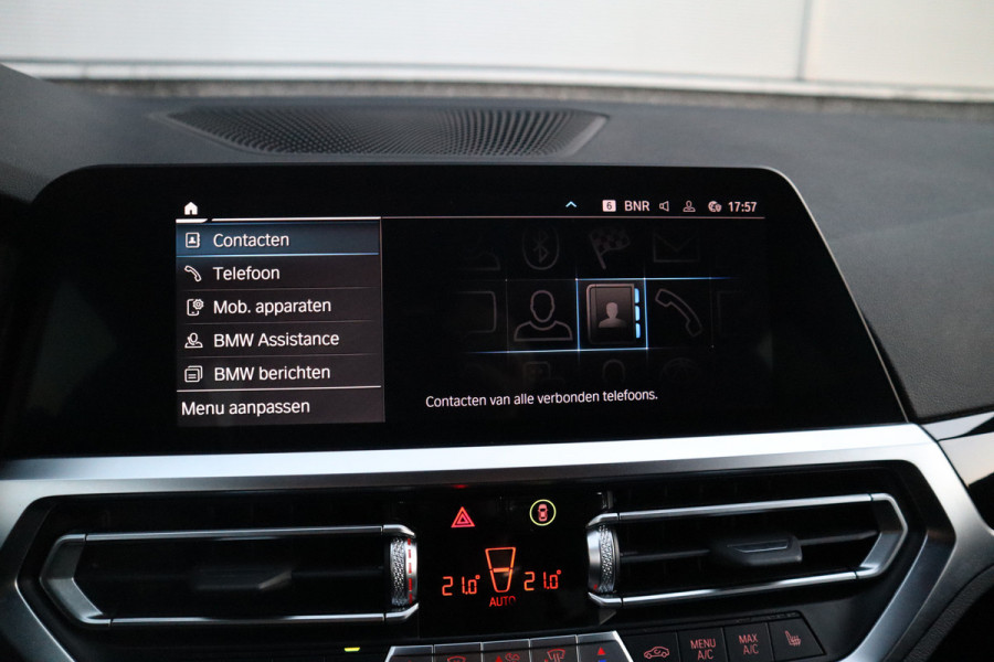 BMW 3 Serie Touring 330e Sport Line / SOH 95% / Hifi / Camera / Sportstoelen /