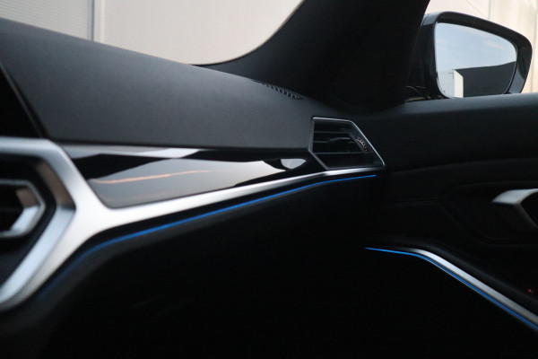 BMW 3 Serie Touring 330e Sport Line / SOH 95% / Hifi / Camera / Sportstoelen /