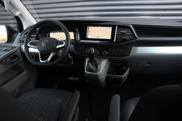 Volkswagen Transporter 2.0 TDI L2H1 30 DC BULLI 150PK DUBBEL CABINE / LEDEREN BEKLEDING / PDC / VERLAGINGSVEREN / APPLE CARPLAY /