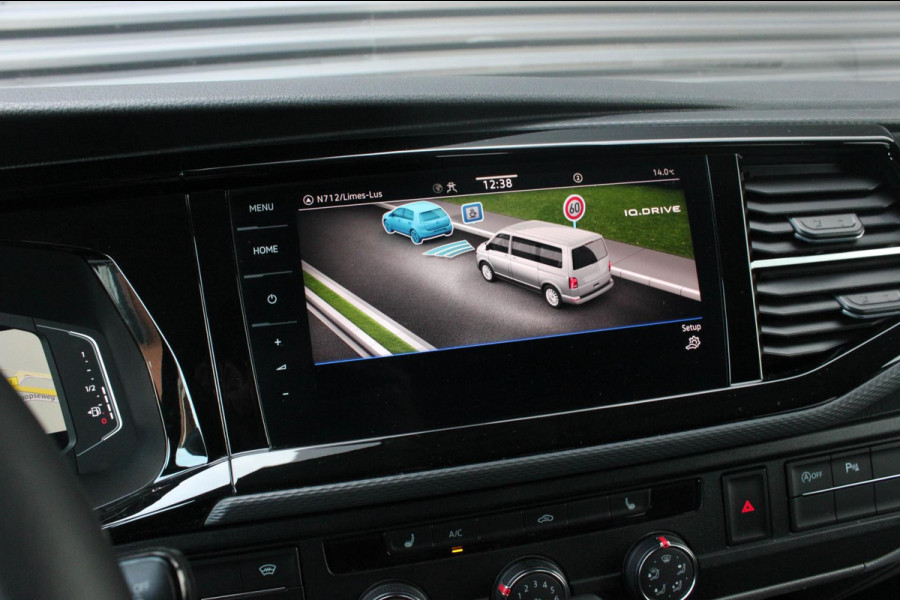 Volkswagen Transporter 2.0 TDI L2H1 30 DC BULLI 150PK DUBBEL CABINE / LEDEREN BEKLEDING / PDC / VERLAGINGSVEREN / APPLE CARPLAY /
