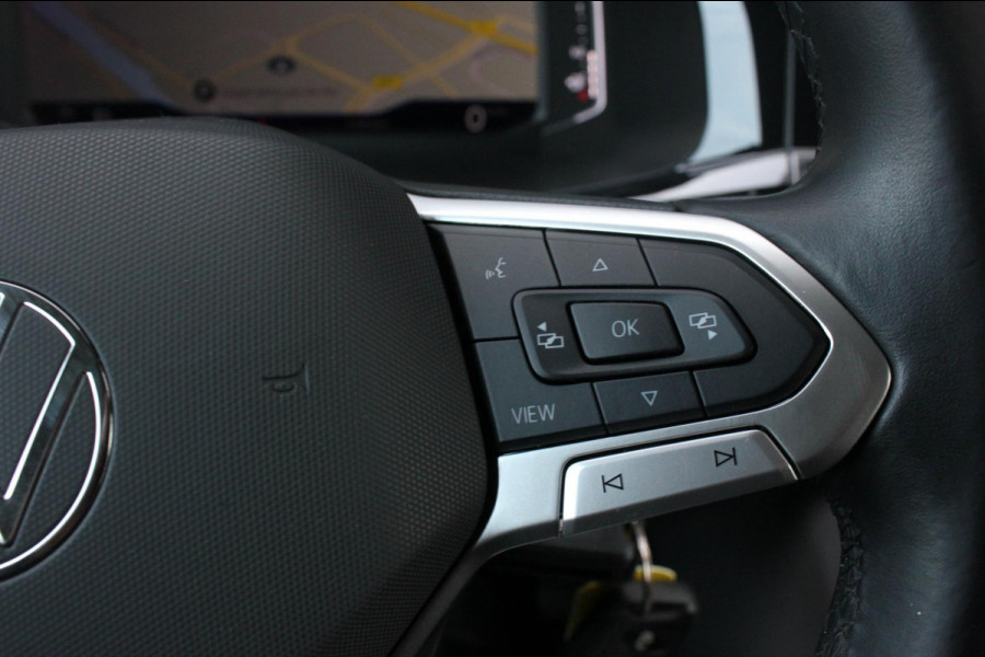 Volkswagen Transporter 2.0 TDI L2H1 30 DC BULLI 150PK DUBBEL CABINE / LEDEREN BEKLEDING / PDC / VERLAGINGSVEREN / APPLE CARPLAY /