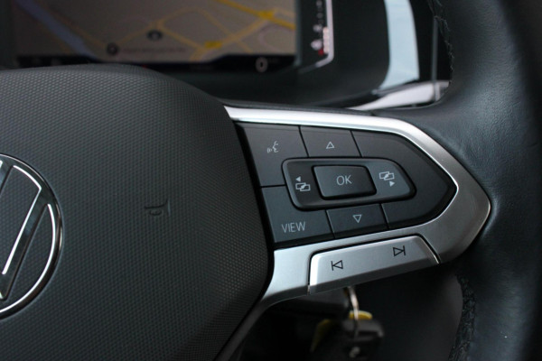 Volkswagen Transporter 2.0 TDI L2H1 30 DC BULLI 150PK DUBBEL CABINE / LEDEREN BEKLEDING / PDC / VERLAGINGSVEREN / APPLE CARPLAY /