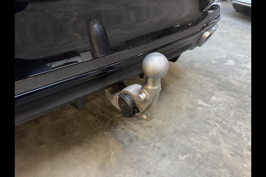 Mercedes-Benz C-Klasse 200 AMG PANO-CARBON-TREKHAAK