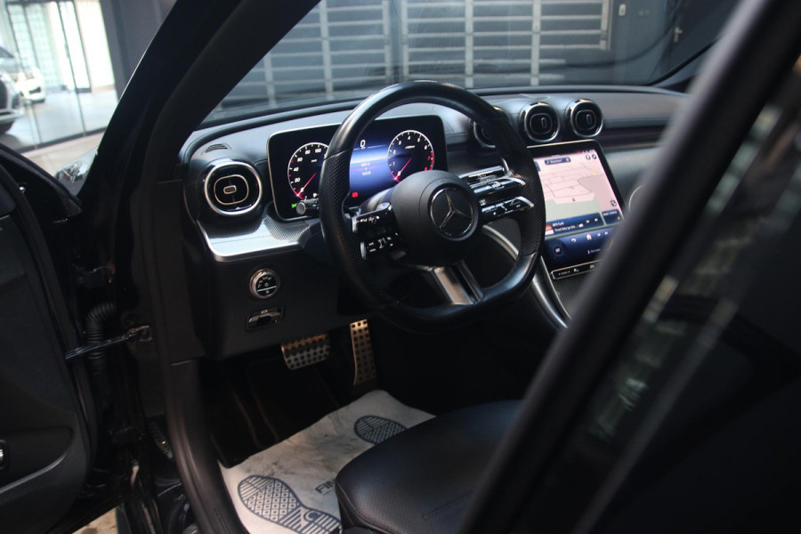 Mercedes-Benz C-Klasse 200 AMG PANO-CARBON-TREKHAAK