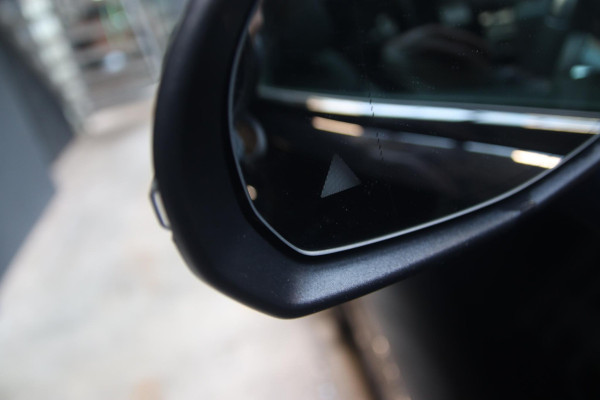 Mercedes-Benz C-Klasse 200 AMG PANO-CARBON-TREKHAAK