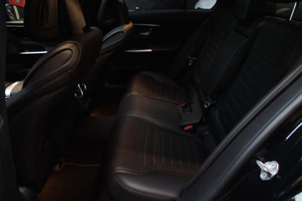 Mercedes-Benz C-Klasse 200 AMG PANO-CARBON-TREKHAAK