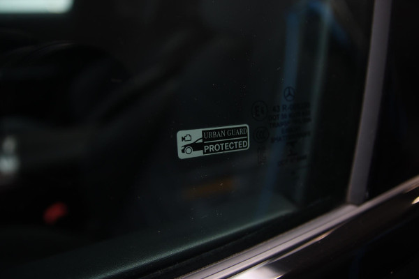 Mercedes-Benz C-Klasse 200 AMG PANO-CARBON-TREKHAAK