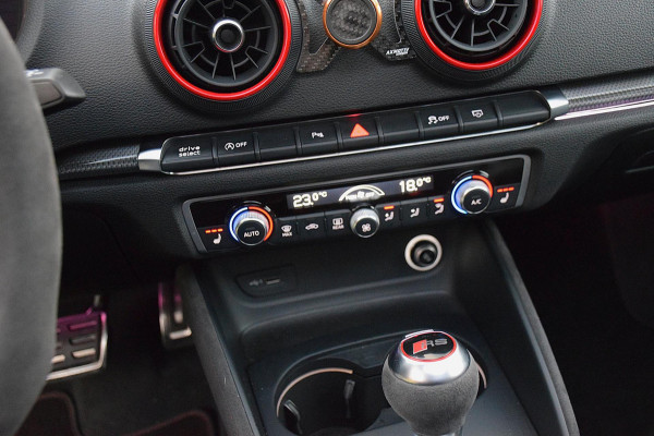 Audi A3 Sportback 2.5 TFSI RS 3 quattro*Pano*Rs-Seats*530PK*Mat Grey*VOL*