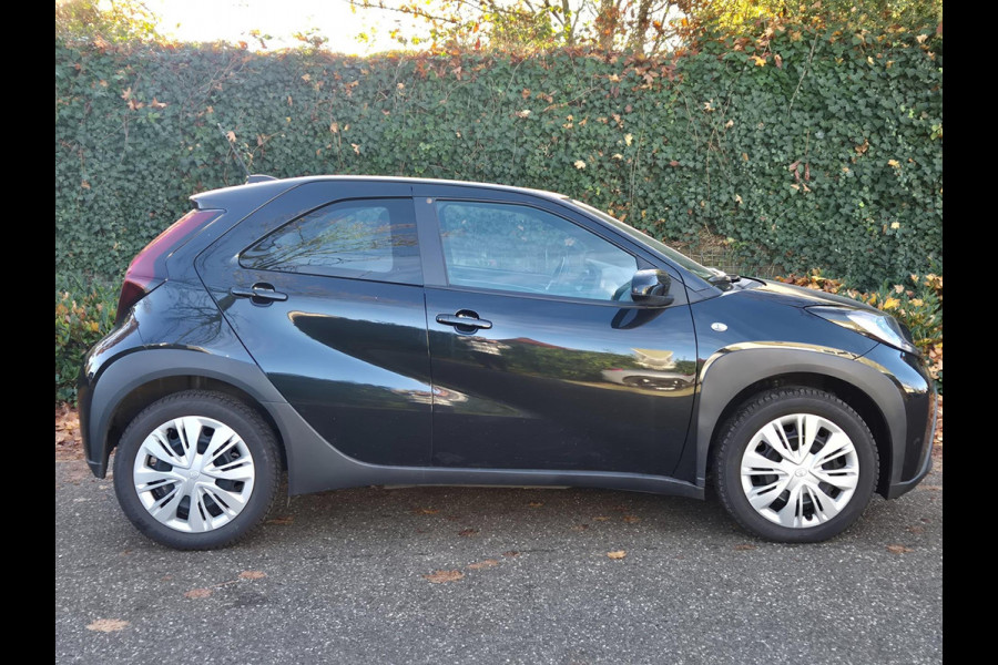 Toyota Aygo X Camera Cruise Zwart Automaat CarPlay 1e-eigenaar NAP NL Auto Fabrieksgarantie! 1.0 VVT-i S-CVT Play