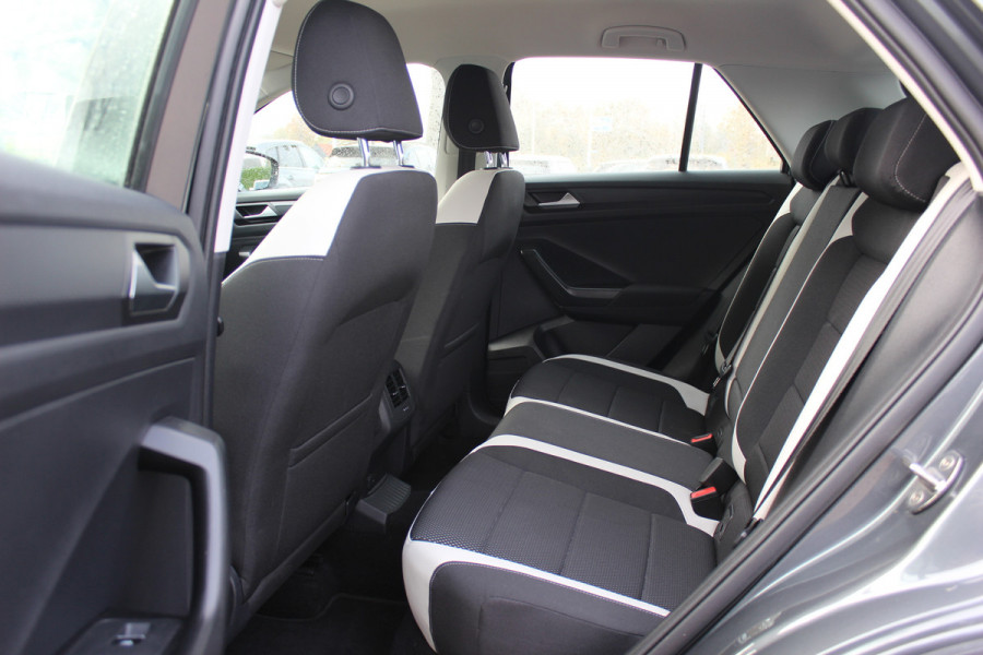 Volkswagen T-Roc 2.0 TSI 4Motion Sport / Trekhaak / Camera / Virtual Cockpit / CarPlay / 17'' / Stoelverwarming / DAB / ACC / Elektr. achterklep