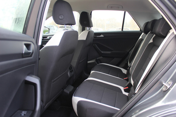 Volkswagen T-Roc 2.0 TSI 4Motion Sport / Trekhaak / Camera / Virtual Cockpit / CarPlay / 17'' / Stoelverwarming / DAB / ACC / Elektr. achterklep