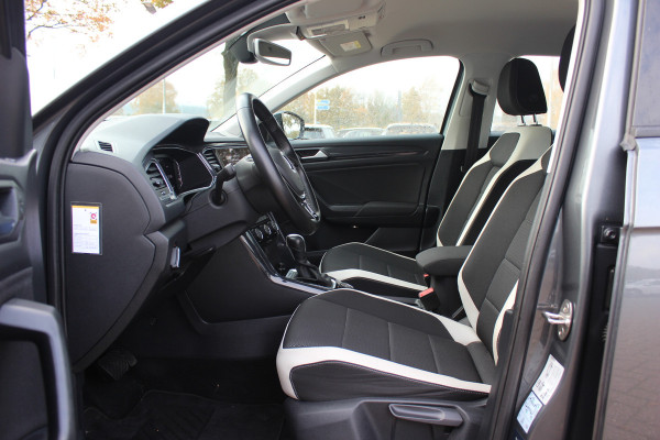 Volkswagen T-Roc 2.0 TSI 4Motion Sport / Trekhaak / Camera / Virtual Cockpit / CarPlay / 17'' / Stoelverwarming / DAB / ACC / Elektr. achterklep