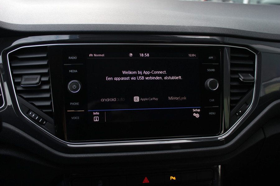 Volkswagen T-Roc 2.0 TSI 4Motion Sport / Trekhaak / Camera / Virtual Cockpit / CarPlay / 17'' / Stoelverwarming / DAB / ACC / Elektr. achterklep