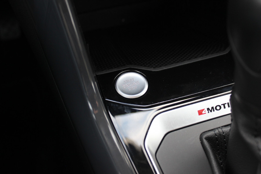 Volkswagen T-Roc 2.0 TSI 4Motion Sport / Trekhaak / Camera / Virtual Cockpit / CarPlay / 17'' / Stoelverwarming / DAB / ACC / Elektr. achterklep