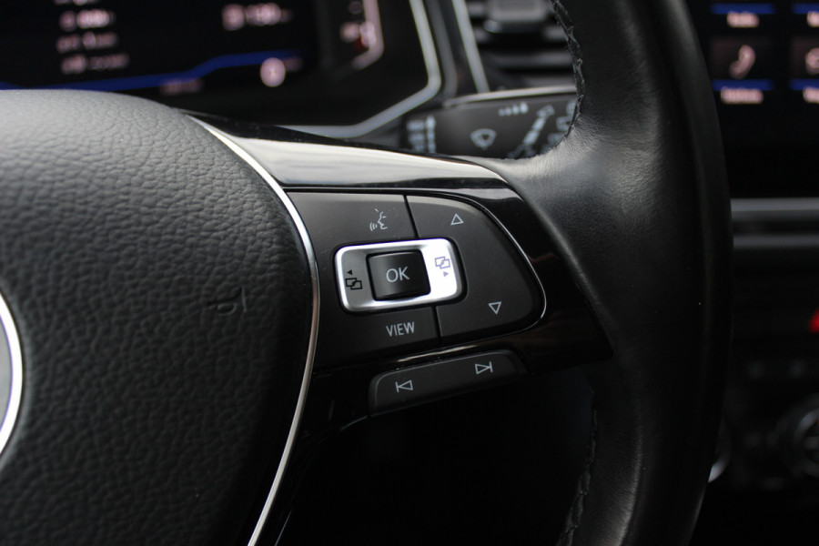Volkswagen T-Roc 2.0 TSI 4Motion Sport / Trekhaak / Camera / Virtual Cockpit / CarPlay / 17'' / Stoelverwarming / DAB / ACC / Elektr. achterklep