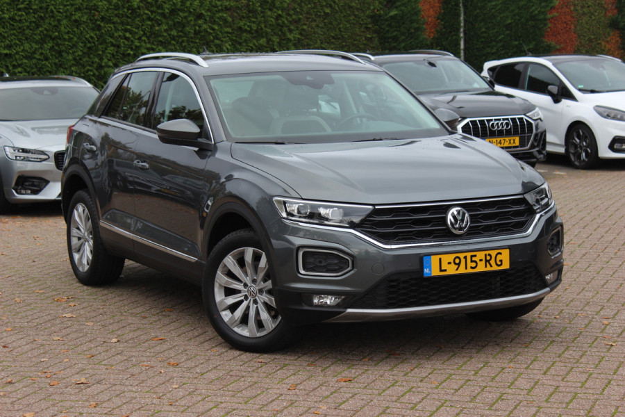 Volkswagen T-Roc 2.0 TSI 4Motion Sport / Trekhaak / Camera / Virtual Cockpit / CarPlay / 17'' / Stoelverwarming / DAB / ACC / Elektr. achterklep