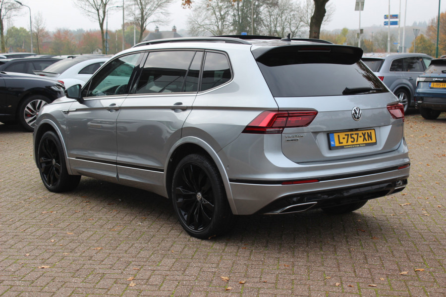 Volkswagen Tiguan Allspace 1.5 TSI Highline Business R-line / Trekhaak / Panoramadak / 360Camera / Leder / Keyless / 20'' / CarPlay / Stoelverwarming / DAB / Dodehoek / ACC